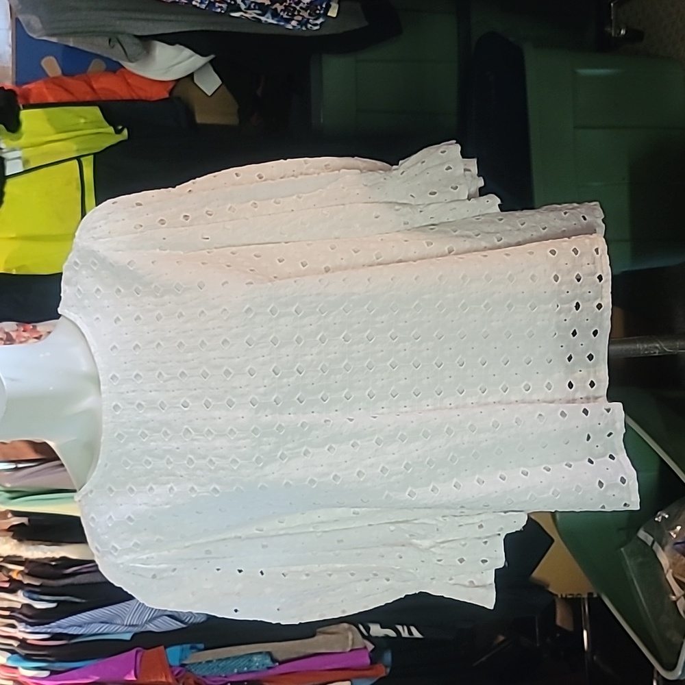White eyelet 3/4 sleeve blouse XL